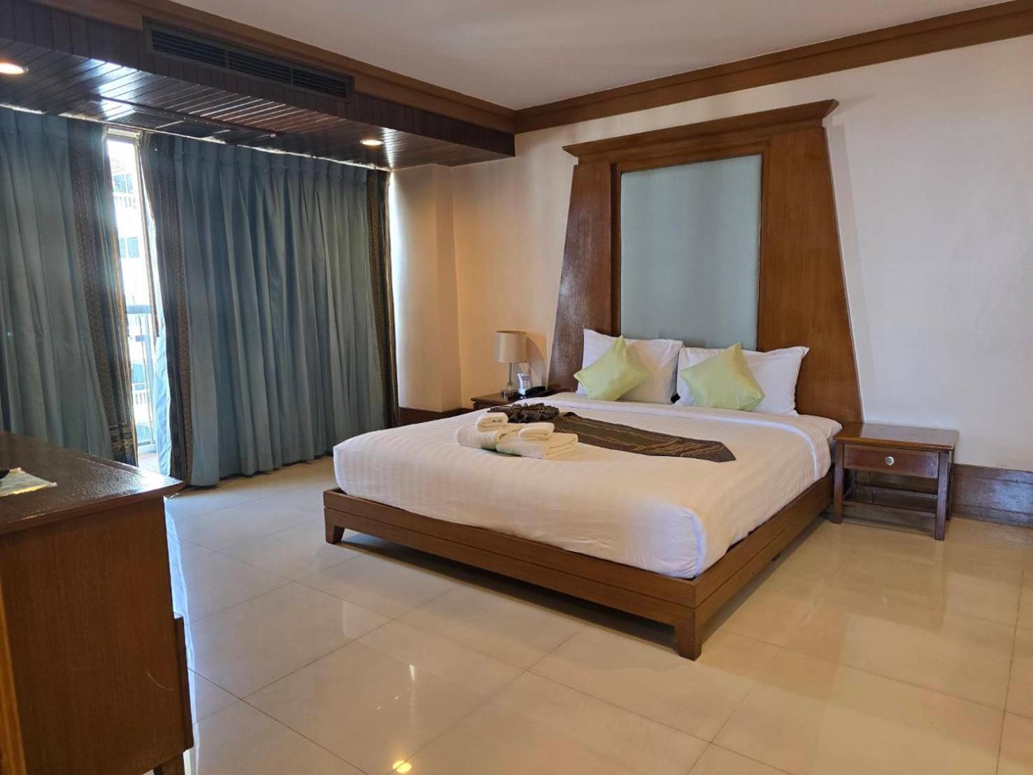 Mike Beach Resort Pattaya Exterior foto