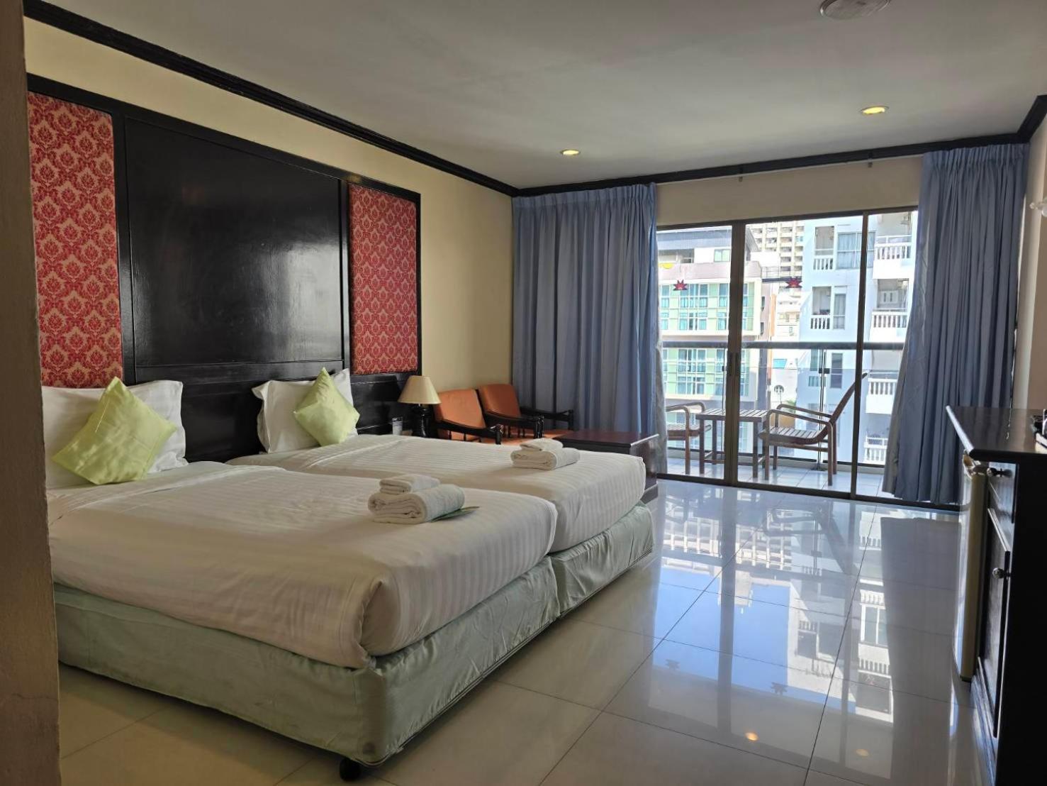 Mike Beach Resort Pattaya Exterior foto